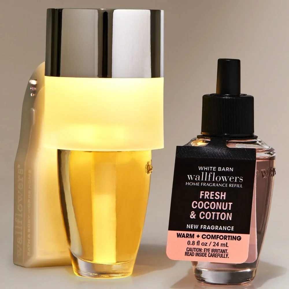Bath & Body Works Fresh Coconut & Cotton Wallflower Scent Control Plug & Refill